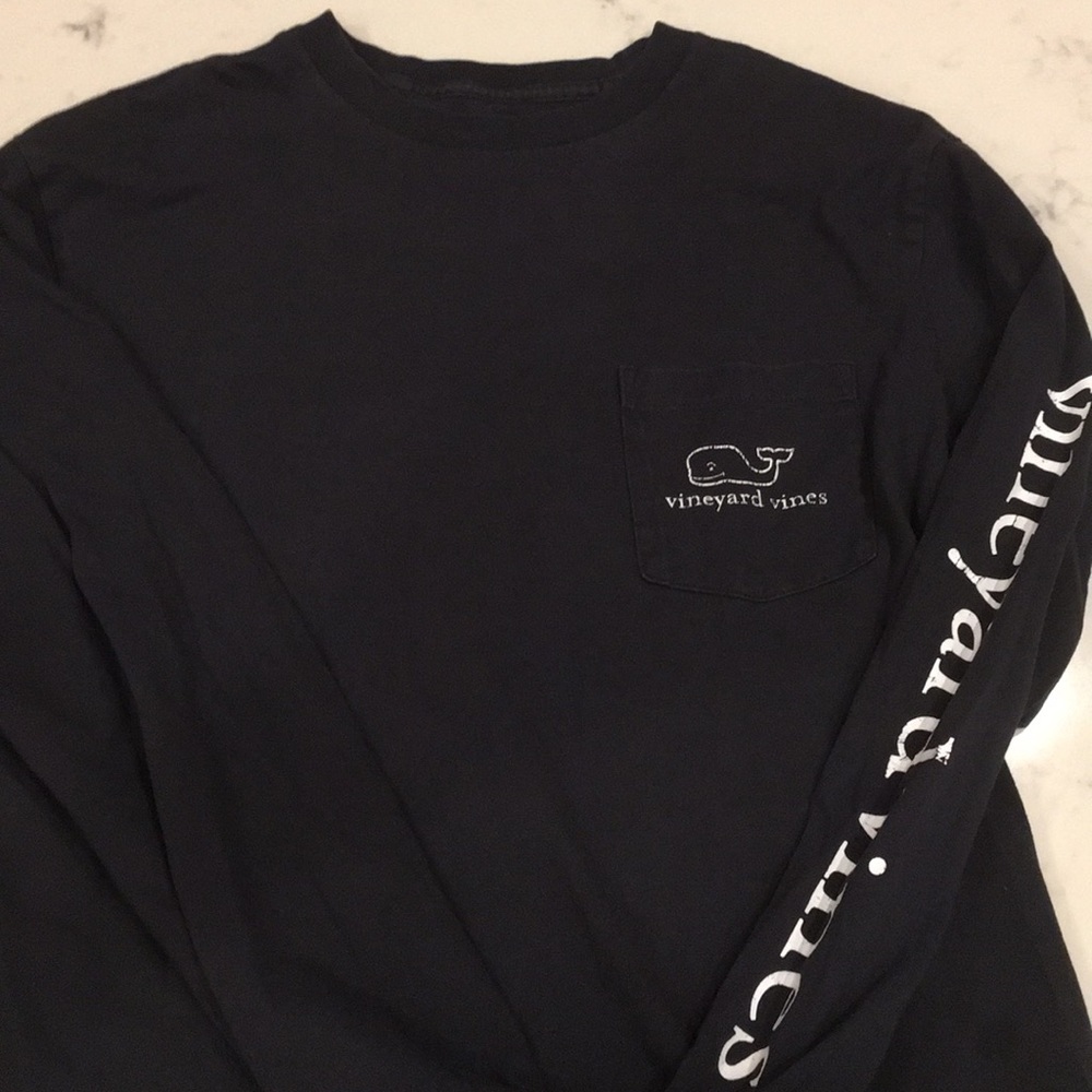 Men’s vineyard vines long sleeved shirt